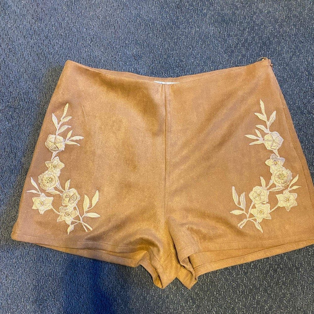 She & Sky Shorts